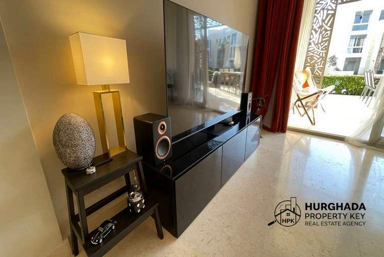 Роскошная меблированная квартира с 2 спальнями в Mangroovy, Эль-Гуна – вид на бассейн и частный сад